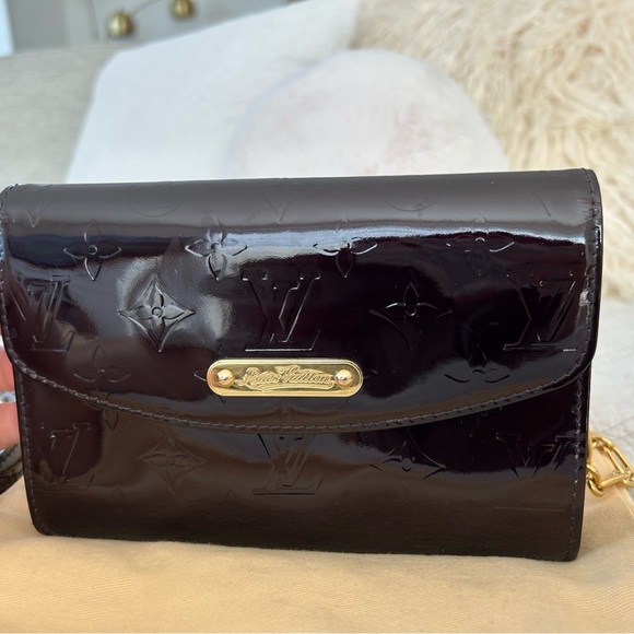 Louis Vuitton Amarante Monogram Vernis Bel Air Pochette Bag - Picture 4 of 15